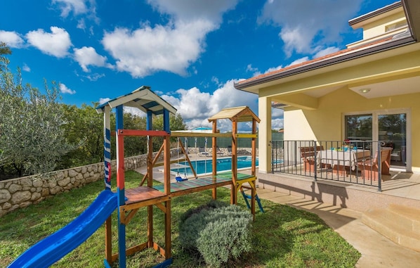 Pool - Villa 'Marilu' with Private Pool in Brgod near Labin (Brgod)