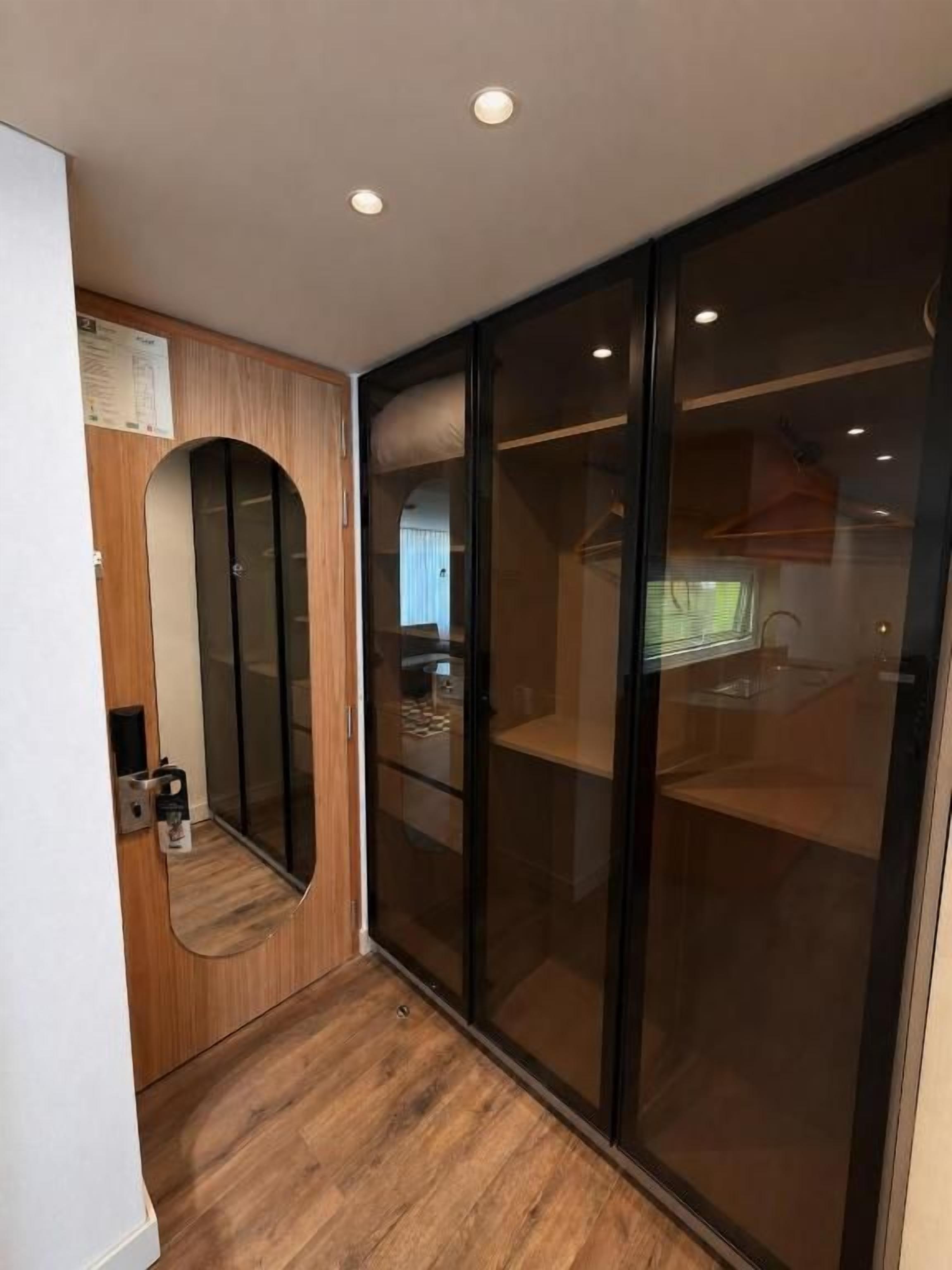 Superior Suite, City View | Interior