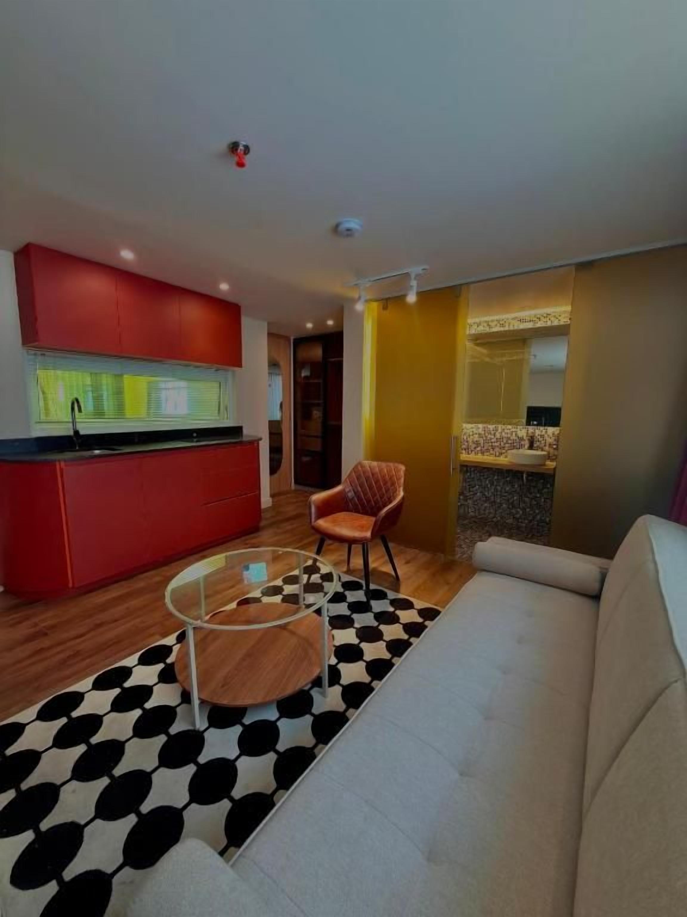 Superior Suite, City View | Living area