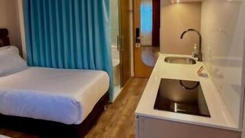 Kamar Double atau Twin Standar, pemandangan kota | Brankas dan Wi-Fi gratis