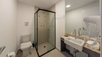 Apartment, Balcony | Bathroom | Shower, free toiletries, hair dryer, towels