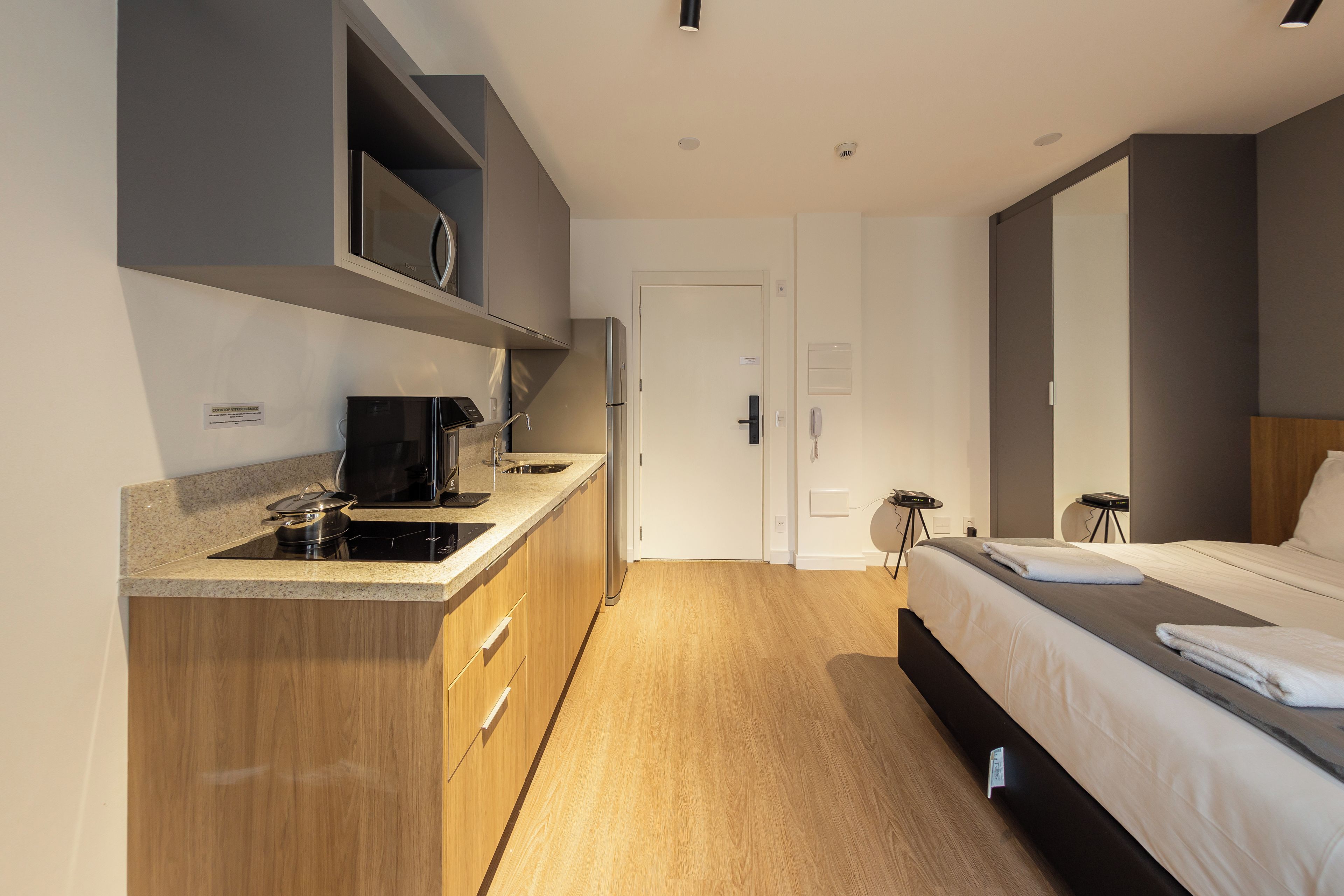 Apartment, Balcony | Private kitchenette | Microwave, stovetop, cookware/dishes/utensils