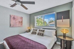 Room - 5 min to Bishop Arts, king bed, private yard (Dallas)