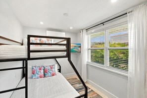 5 habitaciones, tabla de planchar con plancha y wifi gratis
