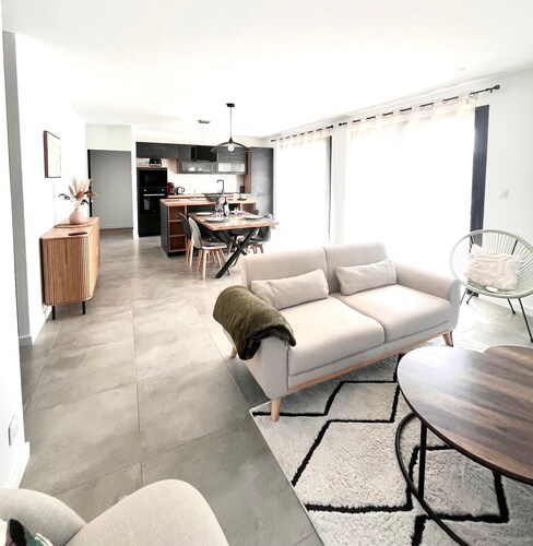 Sea and Relaxation: Singlestory house near beaches