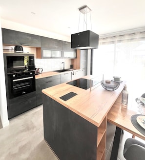 Private kitchen - Sea and Relaxation: Singlestory house near beaches (Erquy)
