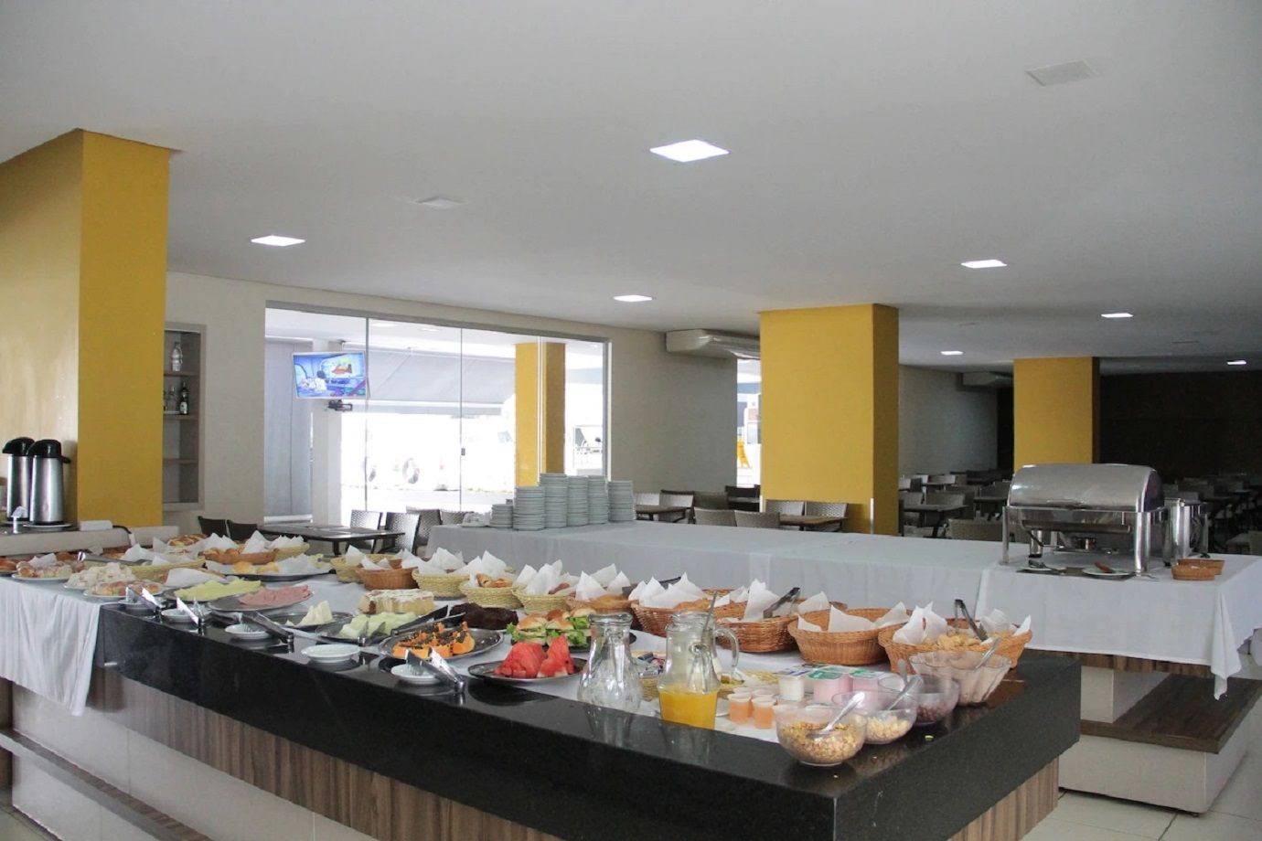 Daily buffet breakfast for a fee