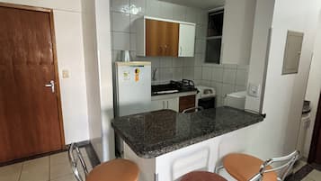 Family Apartment, Pool View | Dining room