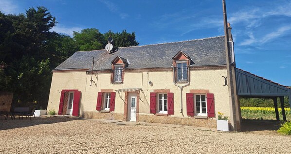 Unclassified image, 1 of 24, button - Vrbo Property (Graçay)