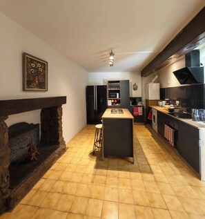 Unclassified image, 3 of 24, button - Vrbo Property (Graçay)