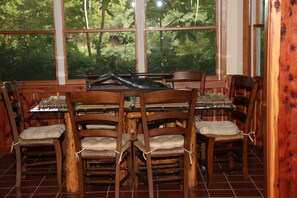 Dining - Best View on the Little Red River, Plus walk-in river access (Heber Springs)