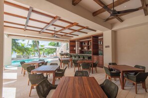 Common areas - Artila Isla Mujeres: Exclusive Oceanview Stay with Pool & Beach Access (Isla Mujeres)