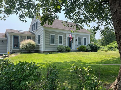 Historic home on Bailey Island with ocean views. Steps from the Giant's Stairs.