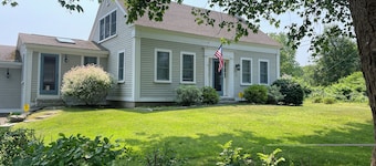 Historic home on Bailey Island with ocean views. Steps from the Giant's Stairs.