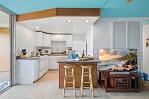 Private kitchen - Oceanfront budget friendly 1 bedroom condo, walkable area (Napili-Honokowai)