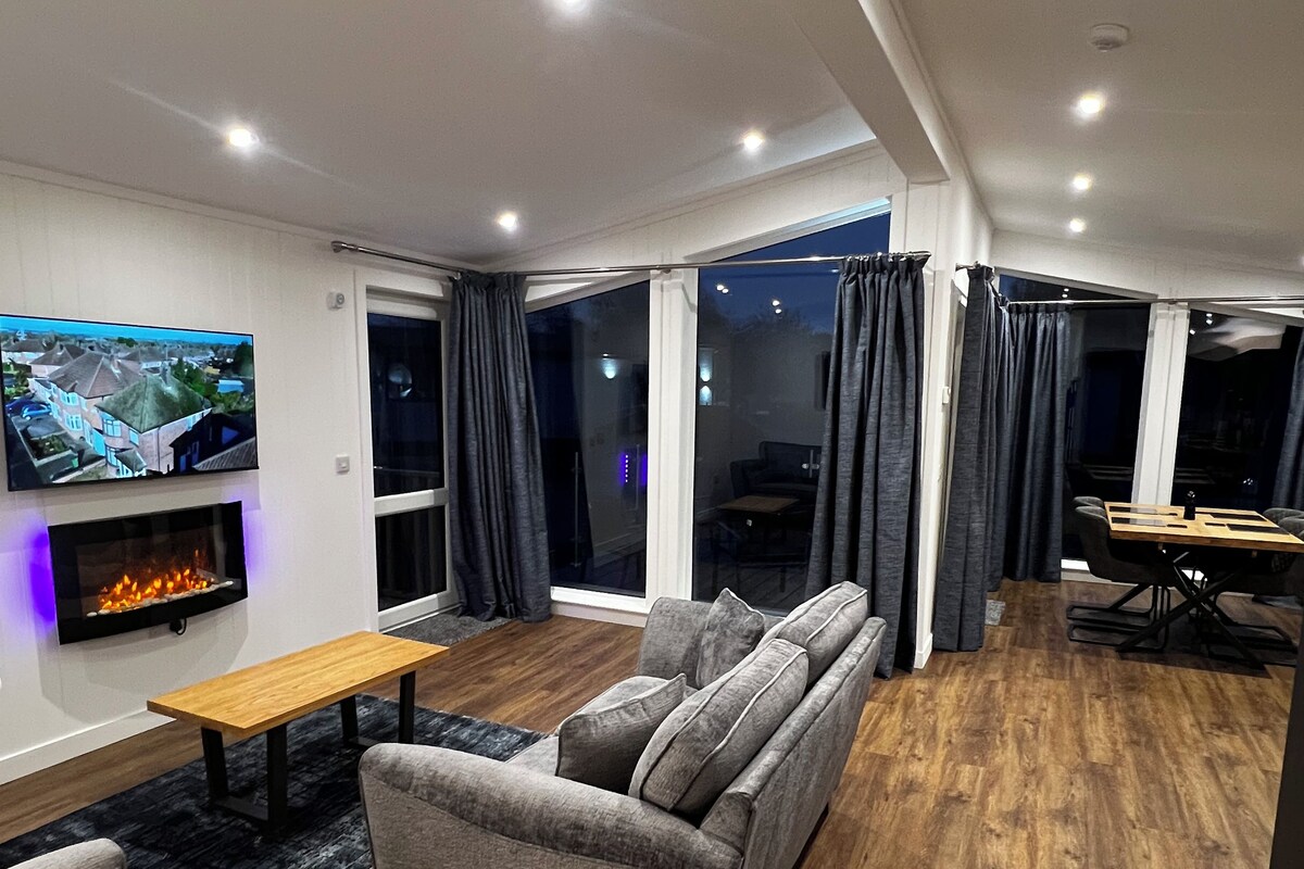 Junior Villa, Balcony, Courtyard View | Living area