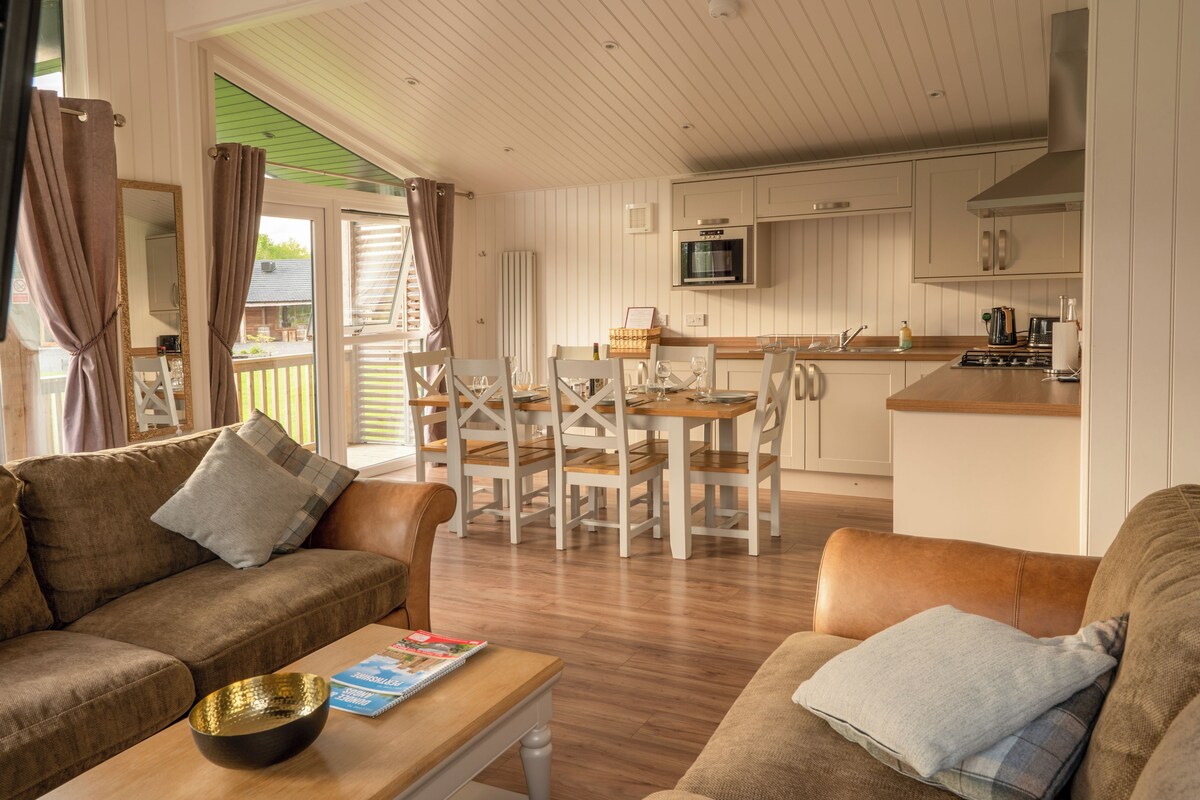 Chalet Familial, balcon, vue jardin | Coin séjour