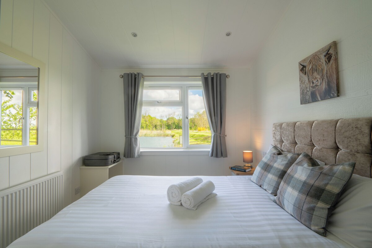 Comfort Cabin, Balcony, Garden View | Soundproofing, iron/ironing board, WiFi (free)