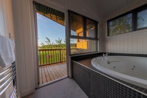 Unclassified image, 4 of 303, button - Silverwood Resort & events Barn  (Perth)