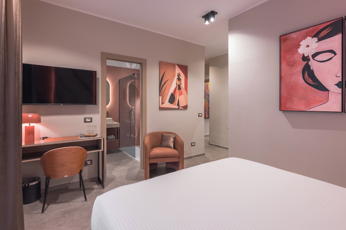 Deluxe Double Room, City View | In-room safe, desk, blackout curtains, soundproofing