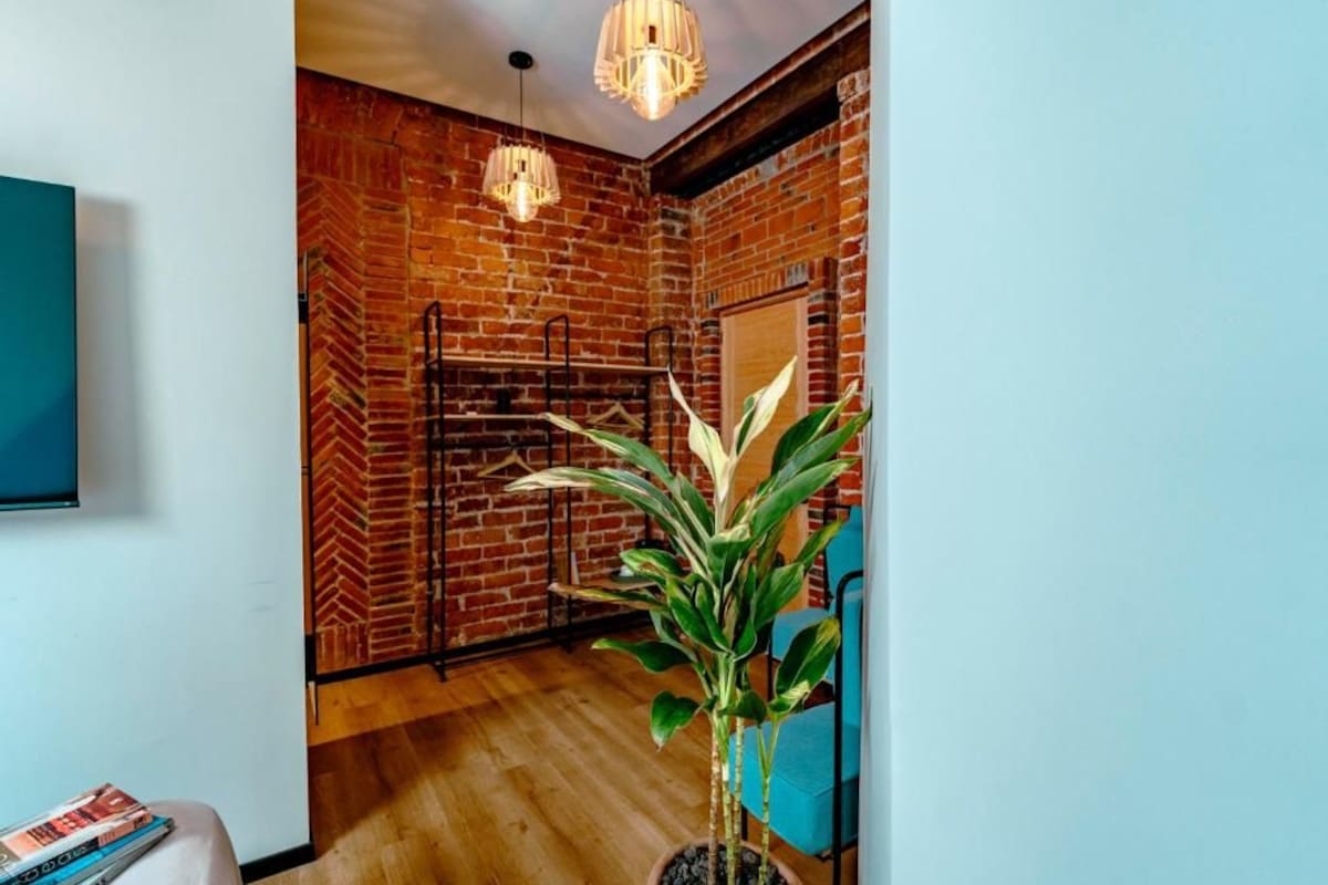 Comfort tweepersoonskamer, balkon, uitzicht op de stad | Interieur
