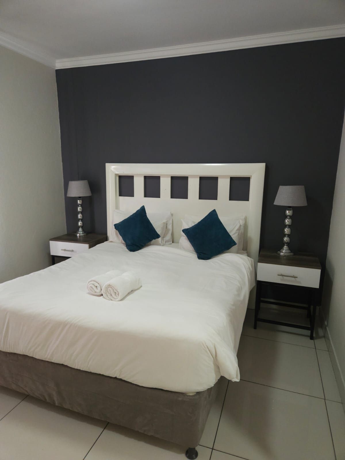 Iron/ironing board, WiFi (free)