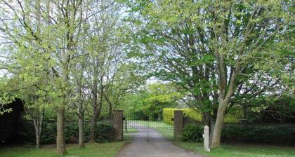 Superior Chalet 3 at Northlands Farm – Near Goodwood