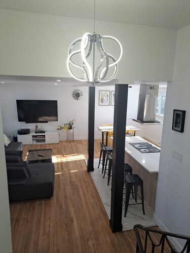 A cozy home just outside Quebec City. Pets are allowed.