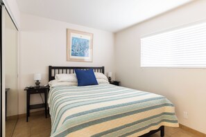 Room - 3BR Desert Retreat: Pool, Deck, Games, Cabin & More w/ Private Hiking: 40 Acres (Joshua Tree)
