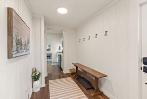 Interior - Fully renovated home in the heart of Quincy (Quincy)