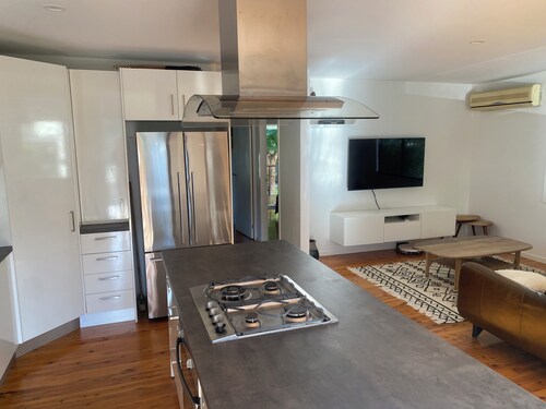 perfect position, well maintained home with added comforts for a luxurious stay