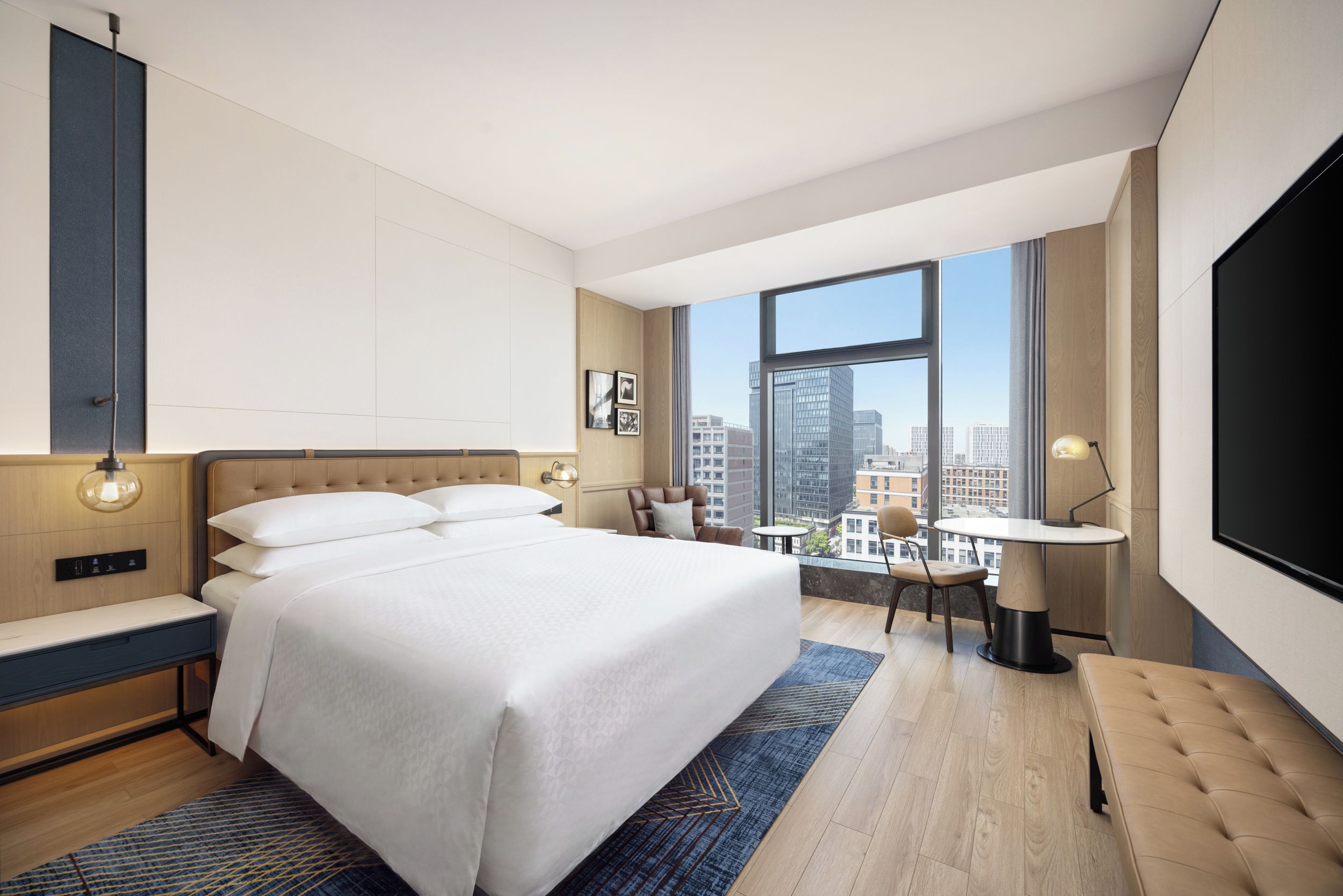 Superior Room, 1 King Bed | WiFi (free)