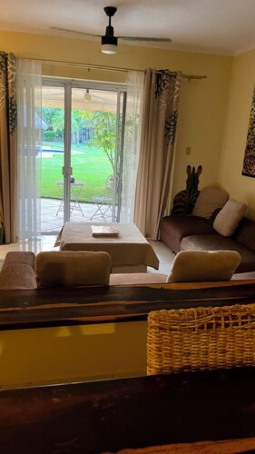Casa Corazon: a tropical boutique villa by the golf course, with a pool and a nearby beach