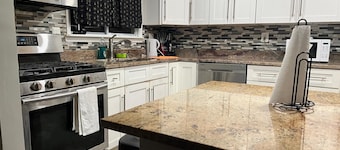 Cozy 1-bedroom house in fantastic Randallstown with AC and a shared bathroom