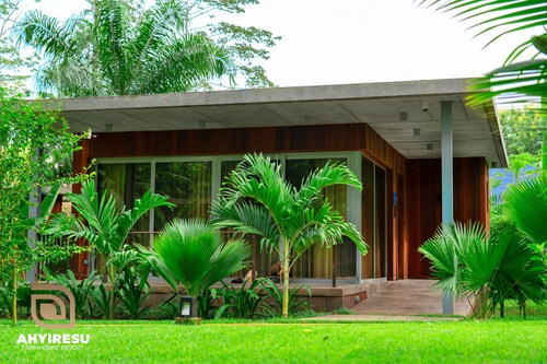 Ahyiresu Farmhouse Resort