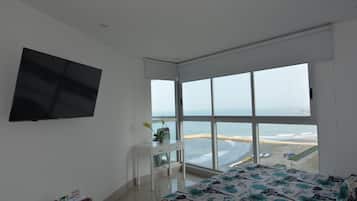 Iron/ironing board, WiFi (free)