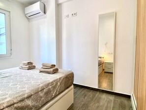 Room - Apartment in Nerja Near El Salon Beach (Nerja)