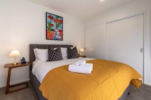 Room - Effortless City-Fringe Stay w Gated EV Carpark (Christchurch)