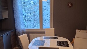 Unclassified image, 2 of 27, button - Three bedroom Traditional Lapland House at Wild Forest backyard in Kemi (Kemi)