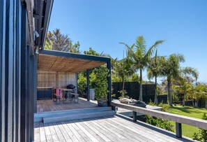 Terrace/patio - Sea Views & Space to Play (Waiheke Island)