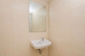 Bathroom - Modern Sleek Studio At Apartment Springlake Summarecon Bekasi (Bekasi)