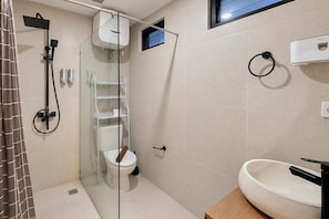 Bathroom - 1Br Villa Kerobokan Near Seminyak (Kerobokan)