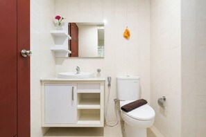 Bathroom - Fresh Living Studio At Apartment Mataram City (Yogyakarta)