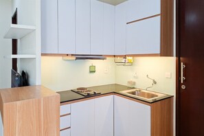 Private kitchen - Elegant Airy 2Br At Apartment Asatti (Tangerang)
