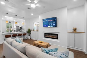 Living area - 3BR Family Retreat at Regal Palms with Lazy River (Davenport)