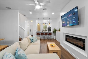Living area - 3BR Family Retreat at Regal Palms with Lazy River (Davenport)