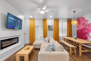 Living area - 3BR Family Retreat at Regal Palms with Lazy River (Davenport)