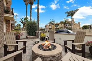 Terrace/patio - Sleeps 10 · Rooftop Deck + Fire Pit · Walk to Beach · Sunset on Second HB (Huntington Beach)