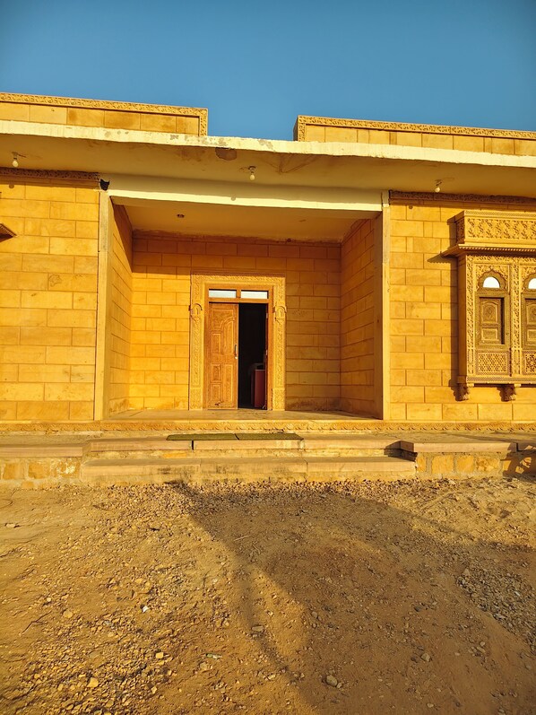Unclassified image, 1 of 9, button - The desert view (Jaisalmer)