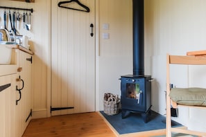 Room - The Old Stables - Cotswolds Country Retreat With Shepherd s Hut (Swindon)
